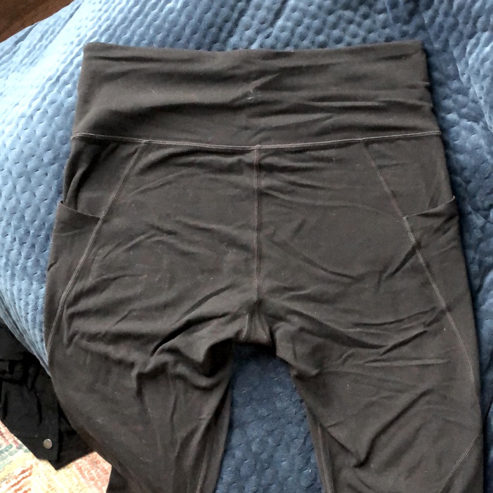 Athleta Salutation Stash Pocket 7/8 Tight In Powervita Black